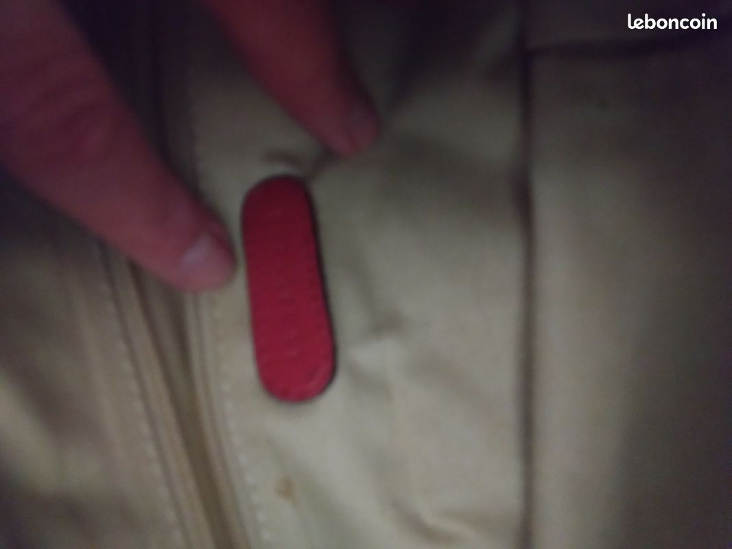 Sac à main bandoulière Le Tanneur « Mathilde » cuir rose rouge , style bowling (image 8)