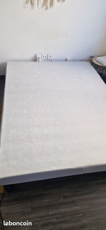 Matelas + sommier marque Simmons 140×190 (image 1)