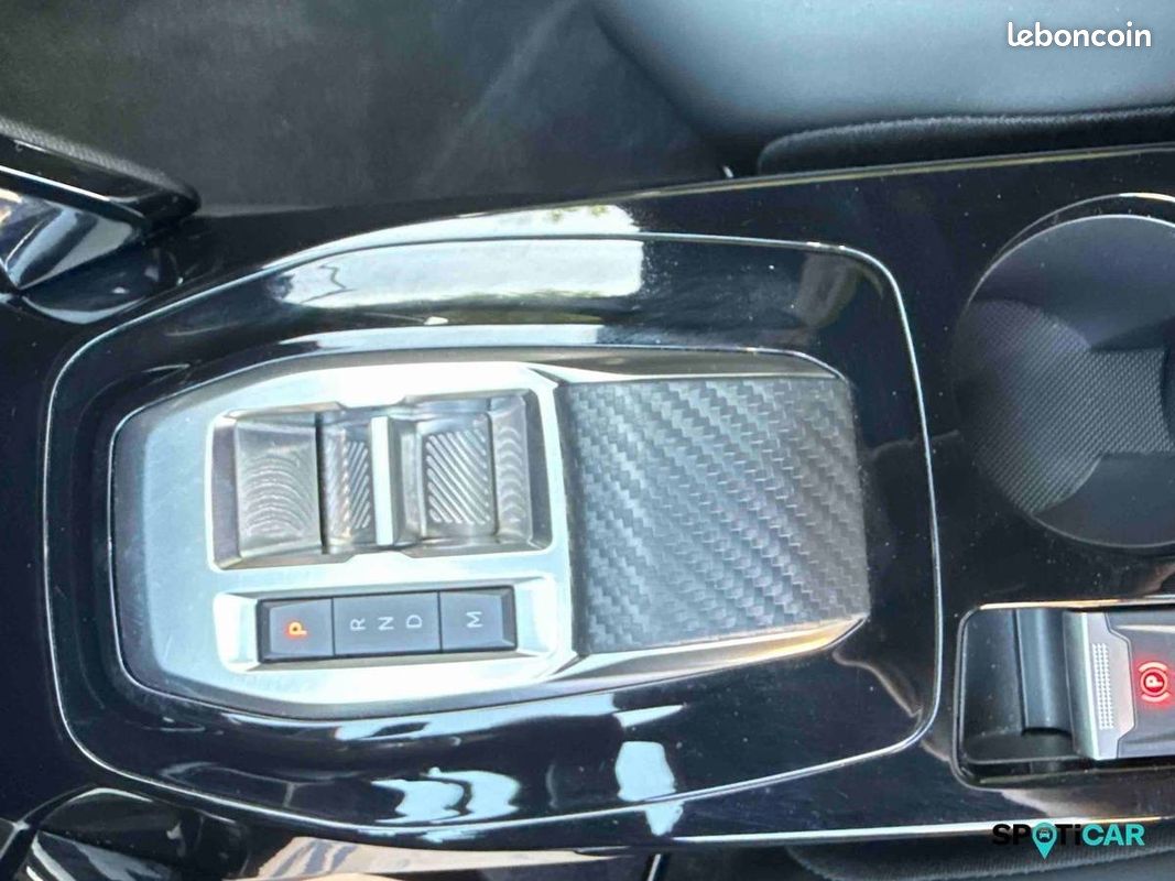 PEUGEOT 2008 PureTech 130 S&S EAT8 Allure (image 16)