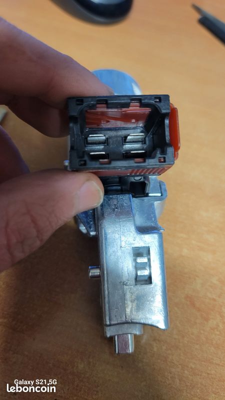 Neiman De Direction Compatible Clio 3, Kangoo 2, Master 3 - Antivol Avec Clé + Insert | Pièce Qualité Supérieure