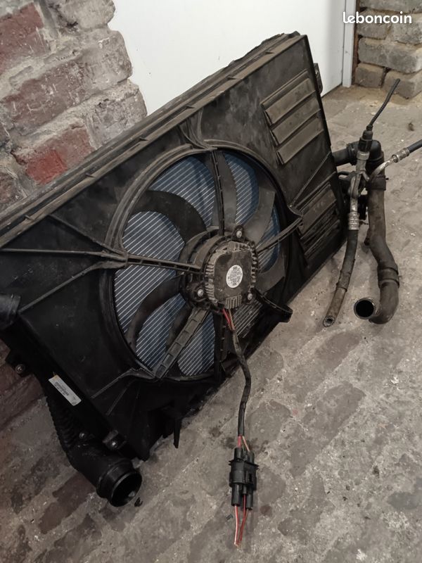 Pièces détachées radiateur complet Audi A3 1.6 tdi (image 1)