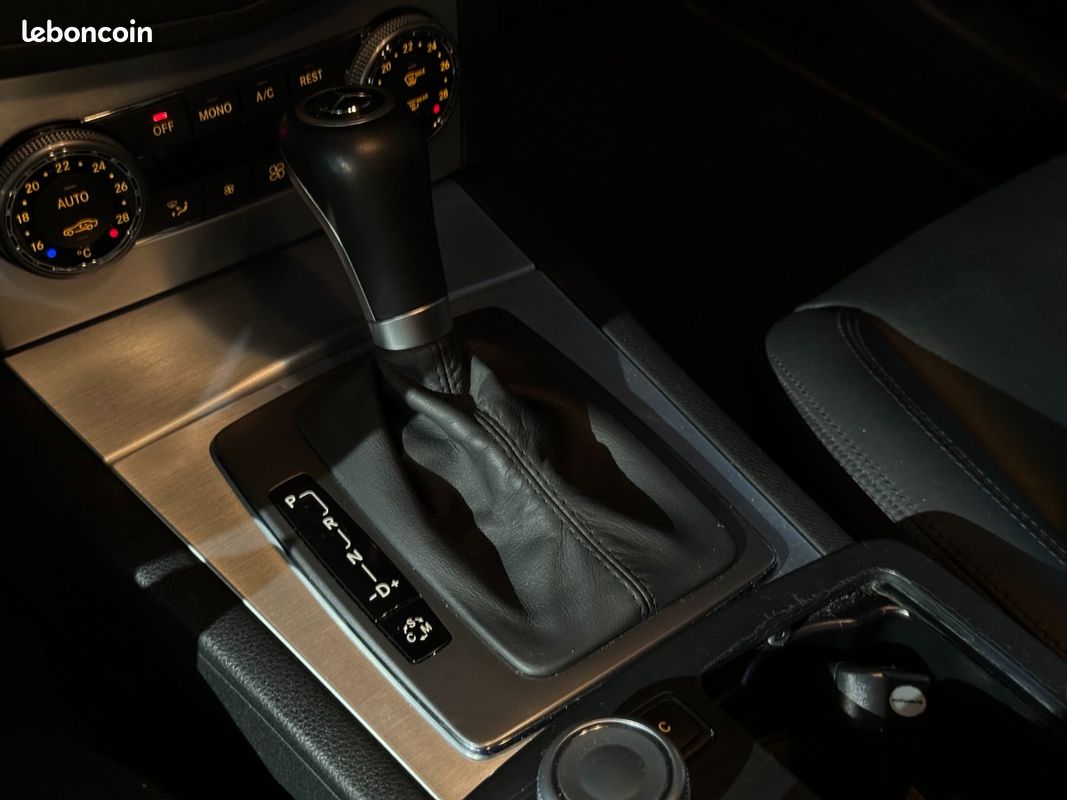 Mercedes CLASSE C BREAK 63 AMG 6.2 V8 457ch 7G-Tronic Historique Complet (image 22)