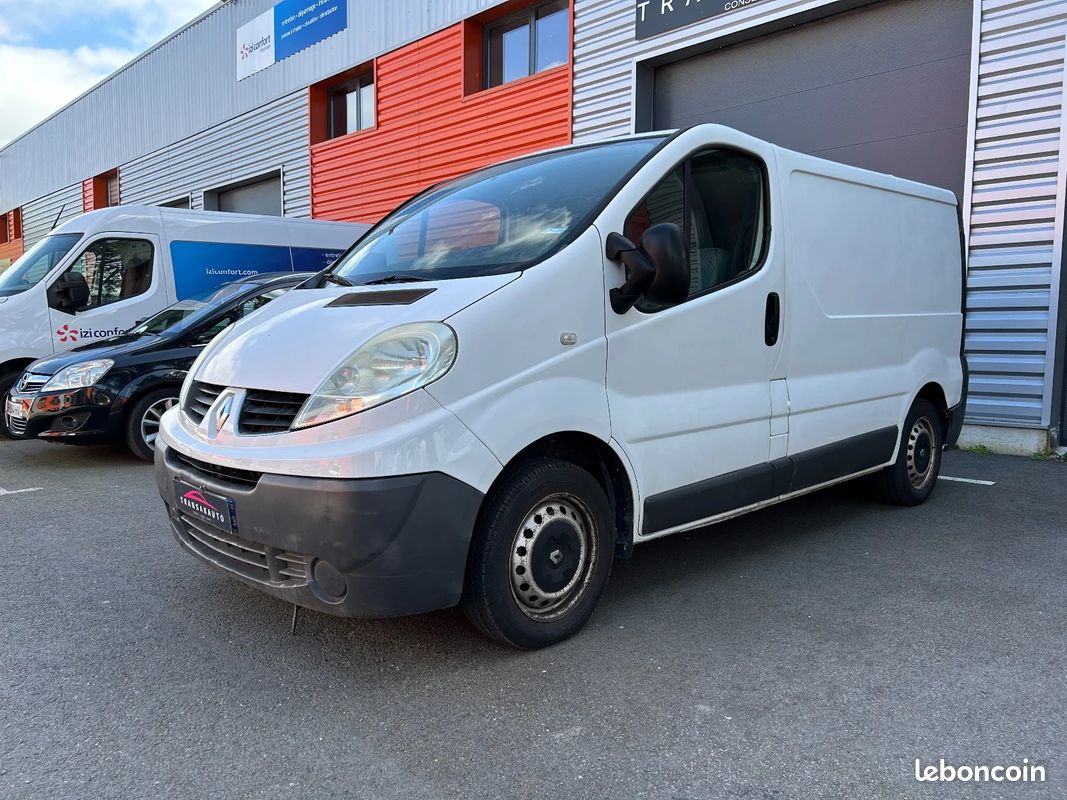 Renault trafic fourgon gn 2.0 dci 90 l1h1 1000 kg confort / 4 pneus neufs (image 3)