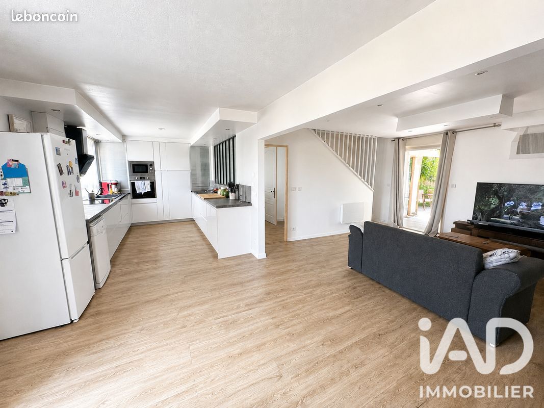 Maison 8 pièces 226 m² · à Nogent-l'Artaud · 226 m² · 265 000 €