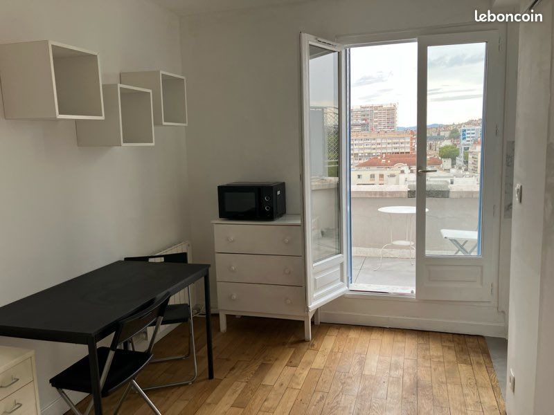 Appartement 1 pièce 15 m² · à Lyon · 14,5 m² · 550 €/mois