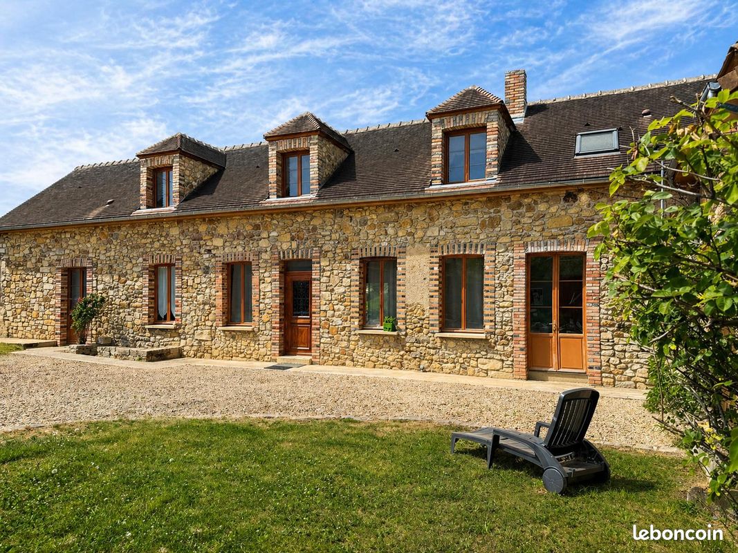 Maison 8 pièces 230 m² · à Villeblevin · 230 m² · 350 000 €