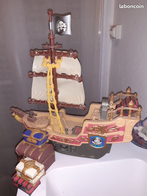 Bateau pirate (image 1)