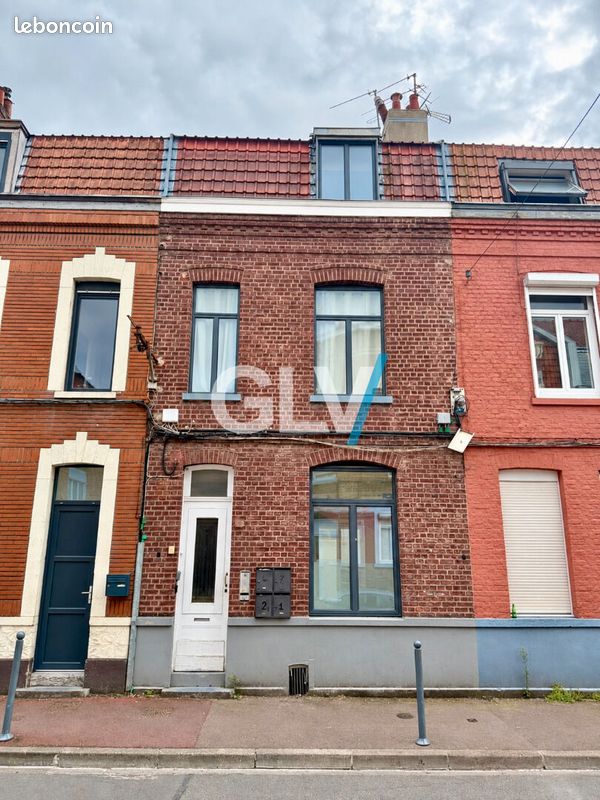 Immeuble 6 pièces 113 m² · à Lille · 113 m² · 294 000 €