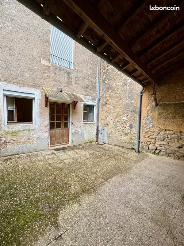 Maison 5 pièces 98 m² - Montmorillon 86500 (image principale 0)