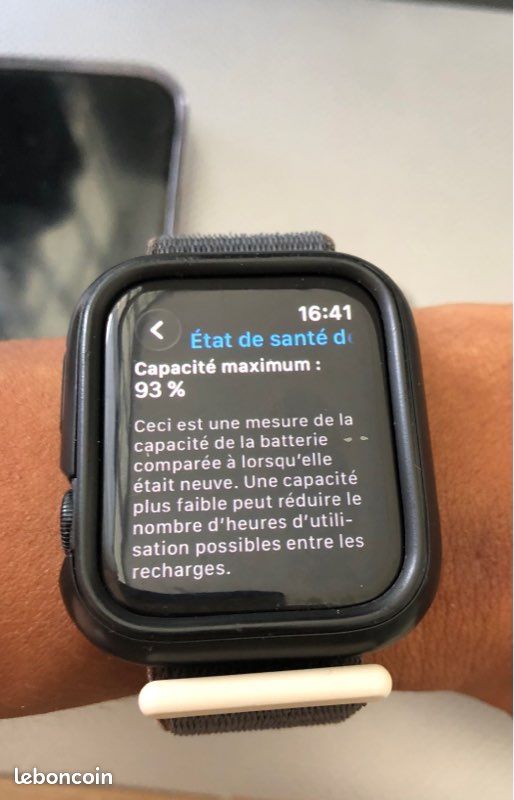 Apple Watch SE 2 - 44mm (2024) + protection Rinoshield (image 2)