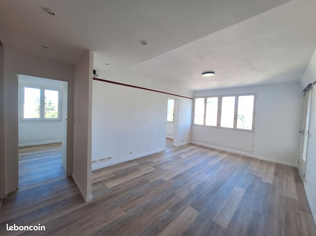 Appartement 3 pièces 57 m² · à Pierrelatte · 57 m² · 697 €
