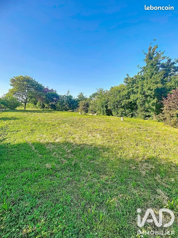 Terrain 690 m² · à Fleurieux-sur-l'Arbresle · 690 m² · 215 000 €