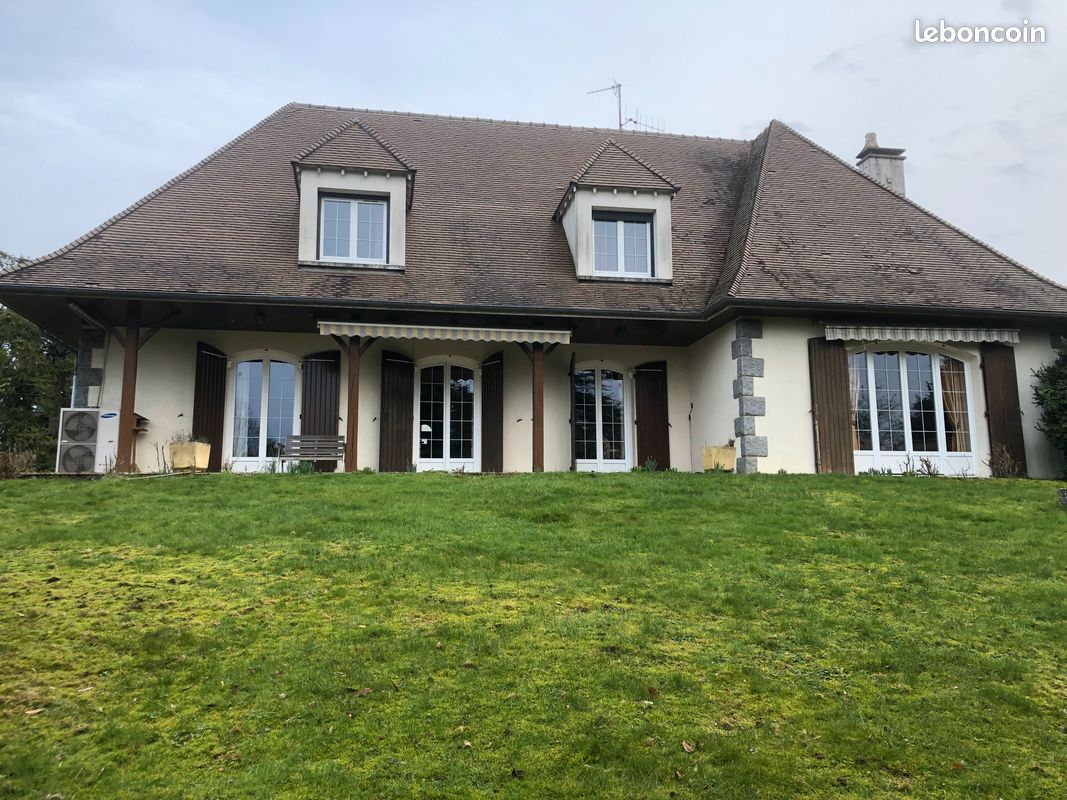 Maison 8 pièces 222 m² · à Arçonnay · 222 m² · 290 000 €