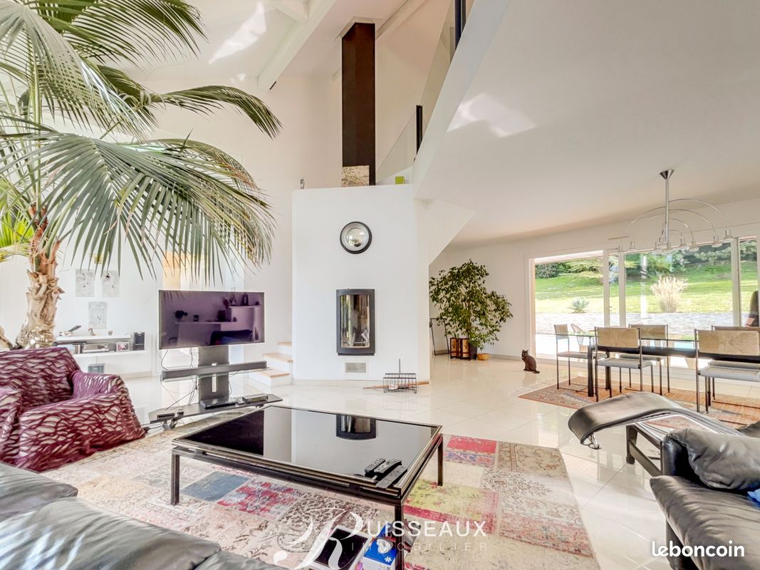 Propriété 8 pièces 219 m² (image 3)