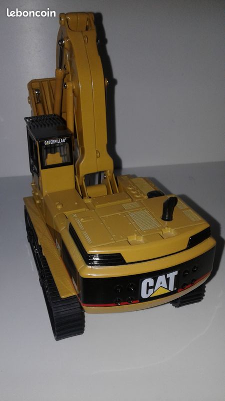 Caterpillar 5080 diecast master (image 2)