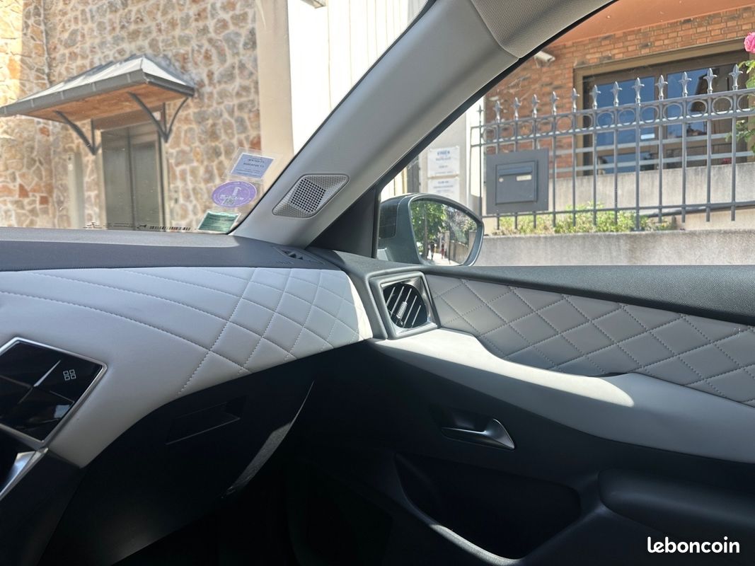DS Ds3 Crossback 1.2 THP Puretech 12V EAT8 Rivoli (image 28)