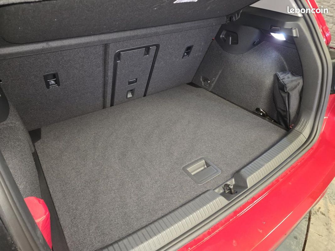 VOLKSWAGEN GOLF VIII 2.0 TDI SCR - 150 - BV DSG 7 Life Plus (image 15)