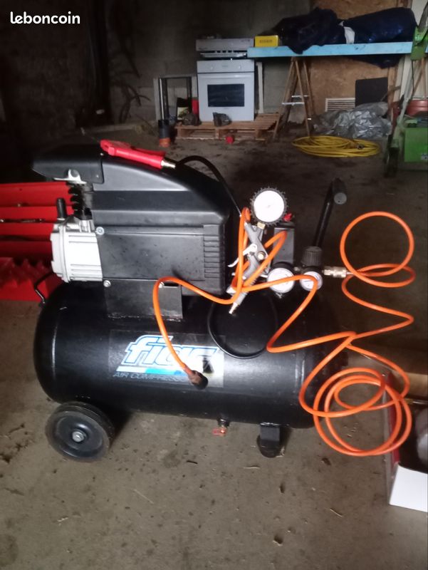 Compresseur 50L très très peu servi avec accessoires (image 1)