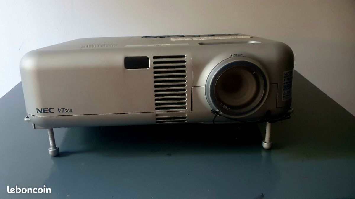 Vidéoprojecteur NEC VT560 + sacoche + câbles (image 1)
