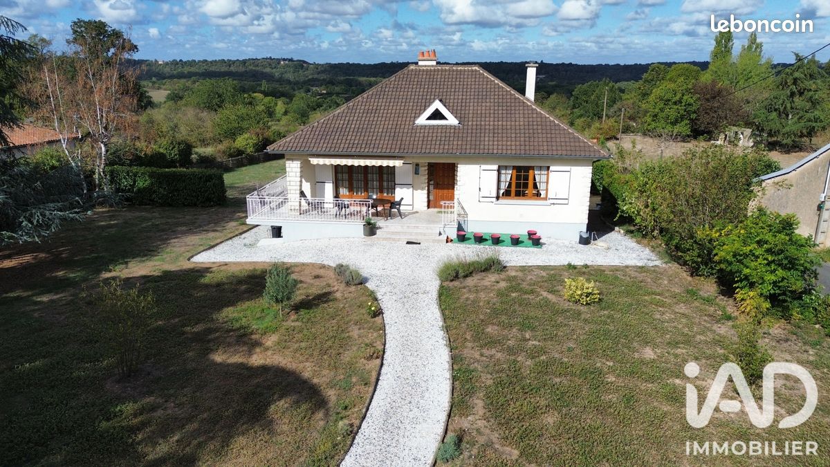 Maison 5 pièces 132 m² · à Persac · 132 m² · 163 000 €