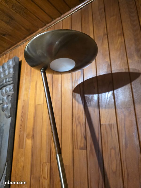 Lampadaire design métal & bois – Élégance moderne (image 15)