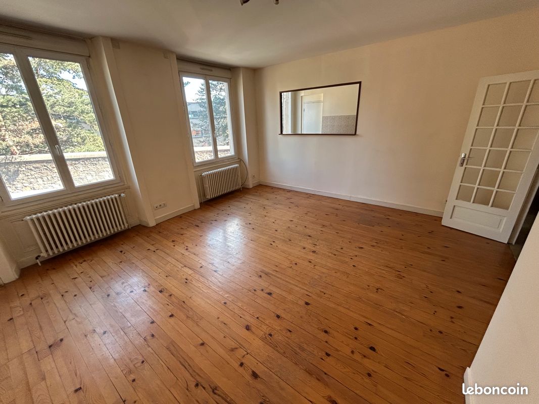 Appartement 3 pièces 80 m² · à Saint-Étienne · 80 m² · 740 €