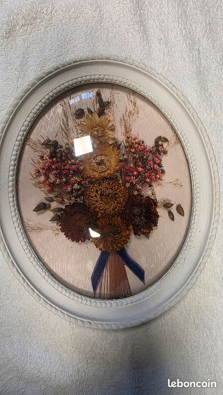 Ancien Médaillon cadre bombé Tableau ovale fleurs séchées
