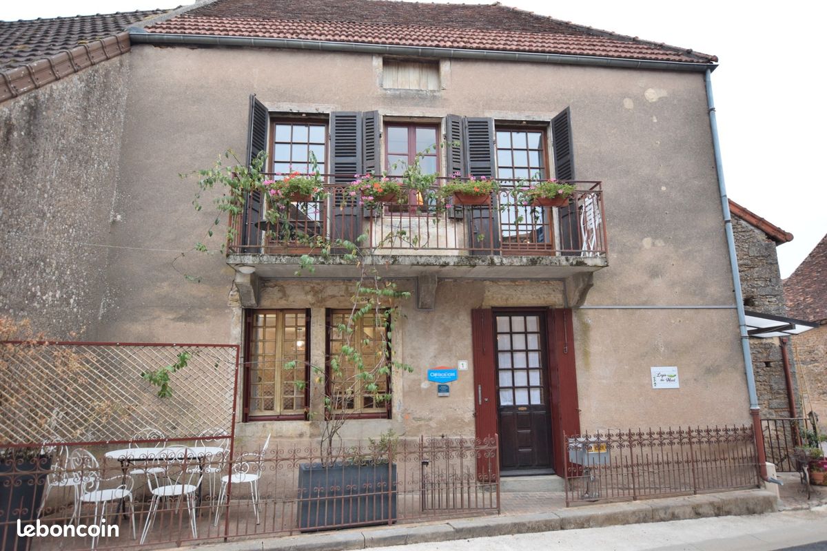 Maison 4 pièces 78 m² · à Saint-Sernin-du-Plain · 78 m² · 97 000 €
