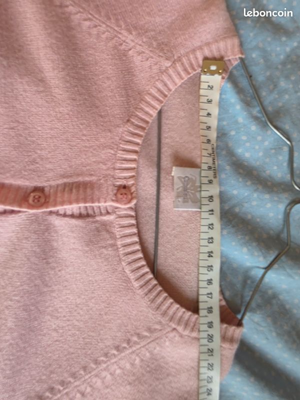 Très joli gilet chic et très souple
Voir toutes les photos pour les mesures merci (image 9)
