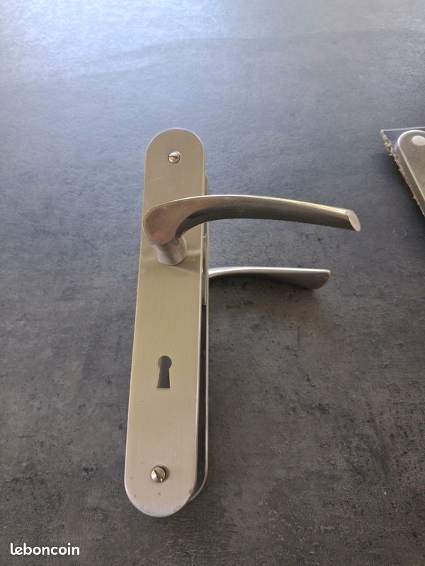 Poignée de porte intérieure (image 1)