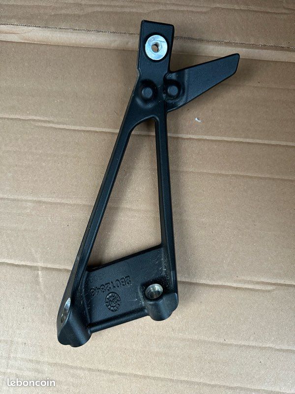Repose pieds Aprilia RS 660 (image 2)