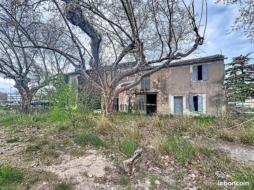 Maison 13 pièces 400 m² · à Plan-d'Orgon · 400 m² · 193 000 €