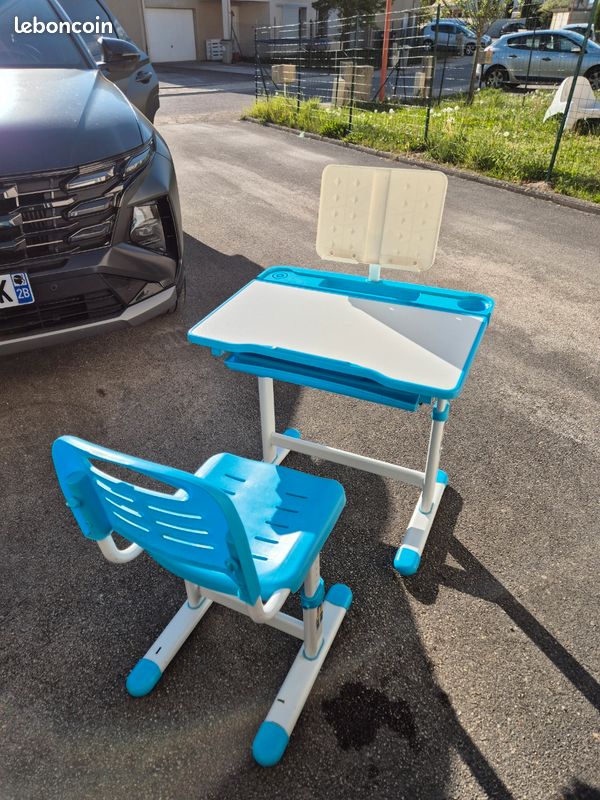 Bureau enfant ergonomique réglable + chaise – Très bon état – Sans lampe (image 2)