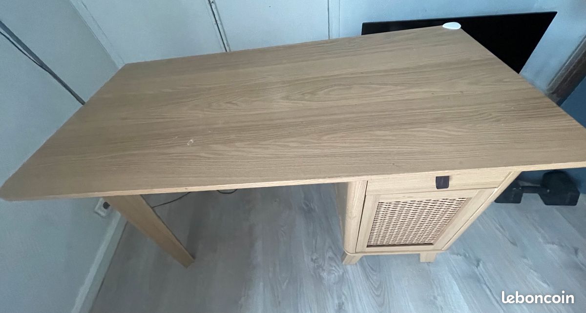 Table bureau (image 1)