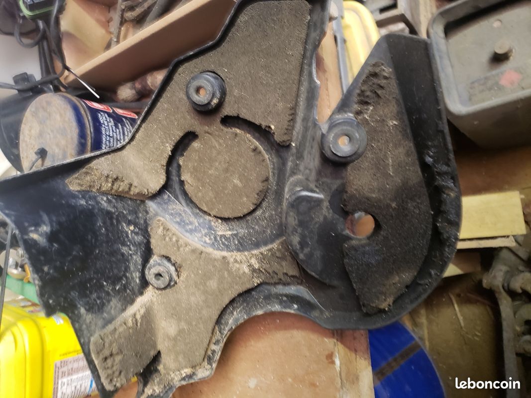 Carter de pignon 1300 cb Honda (image 2)