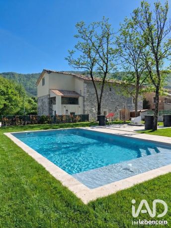 Maison 8 pièces 170 m² · à Les Omergues · 170 m² · 299 000 €
