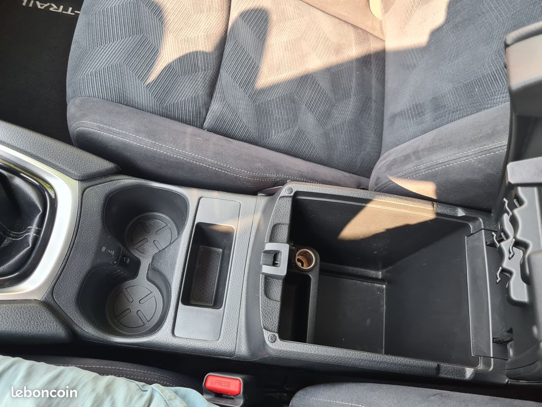 Nissan X-TRAIL 1.6 DCI 130CH CONNECT EDITION (image 6)