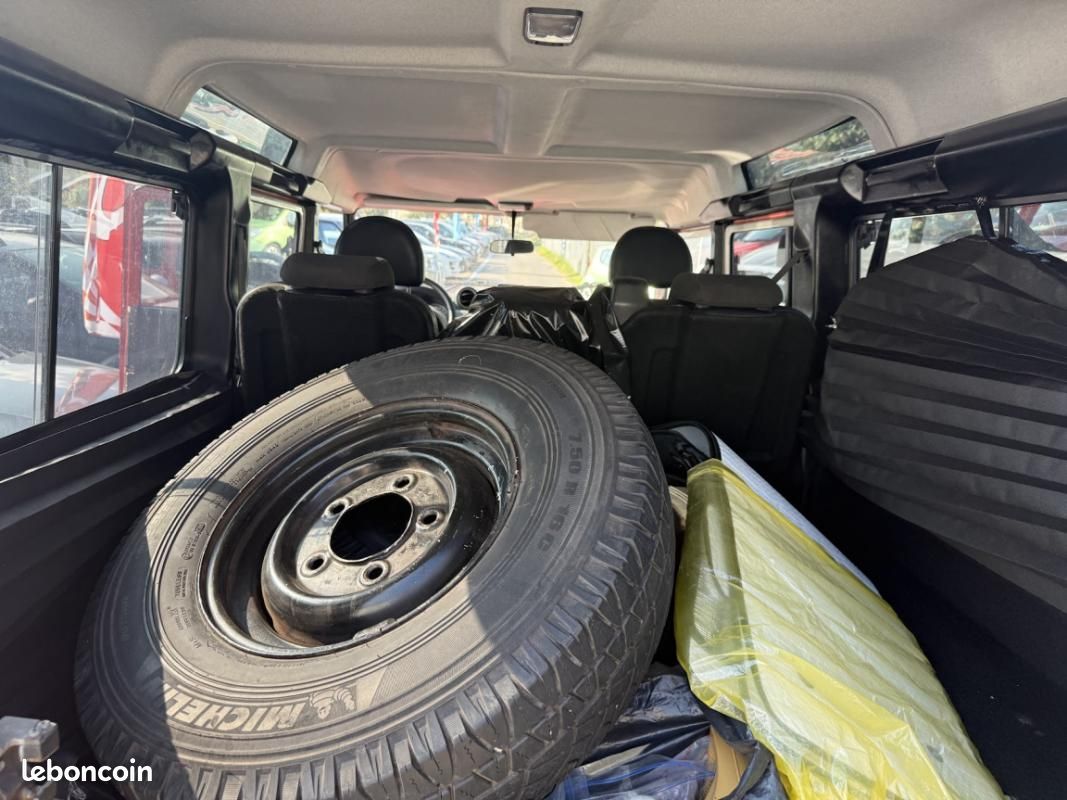 Land Rover Defender 110 2.5 Td4 122cv Station Wagon (image 17)