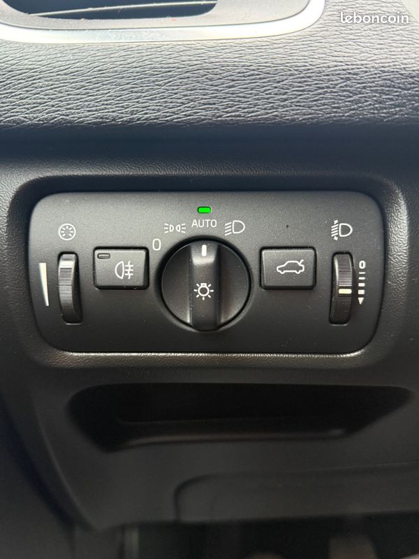 Volvo V40 1.6 115 2eme main tres propre (image 18)