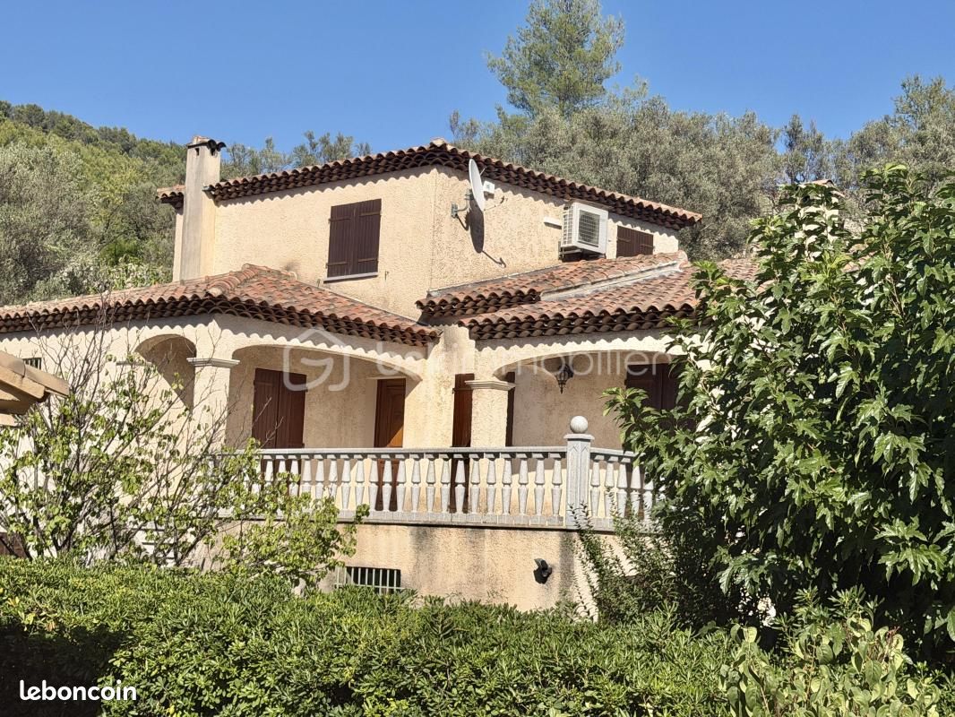 Maison 6 pièces 171 m² · à Solliès-Toucas · 171 m² · 665 000 €