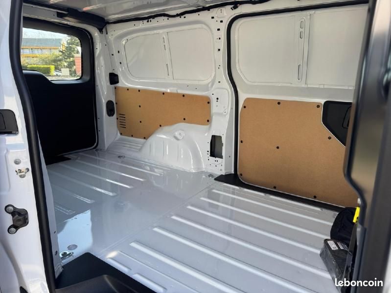Toyota PROACE Long Hayon Double 2.0 D-4D 140 Start Pack Confort MC24 (image 17)