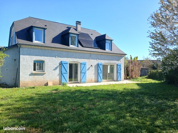Grande Maison familiale béarnaise de 6 pièces 158 m2 avec jardin, calme et panneaux solaires