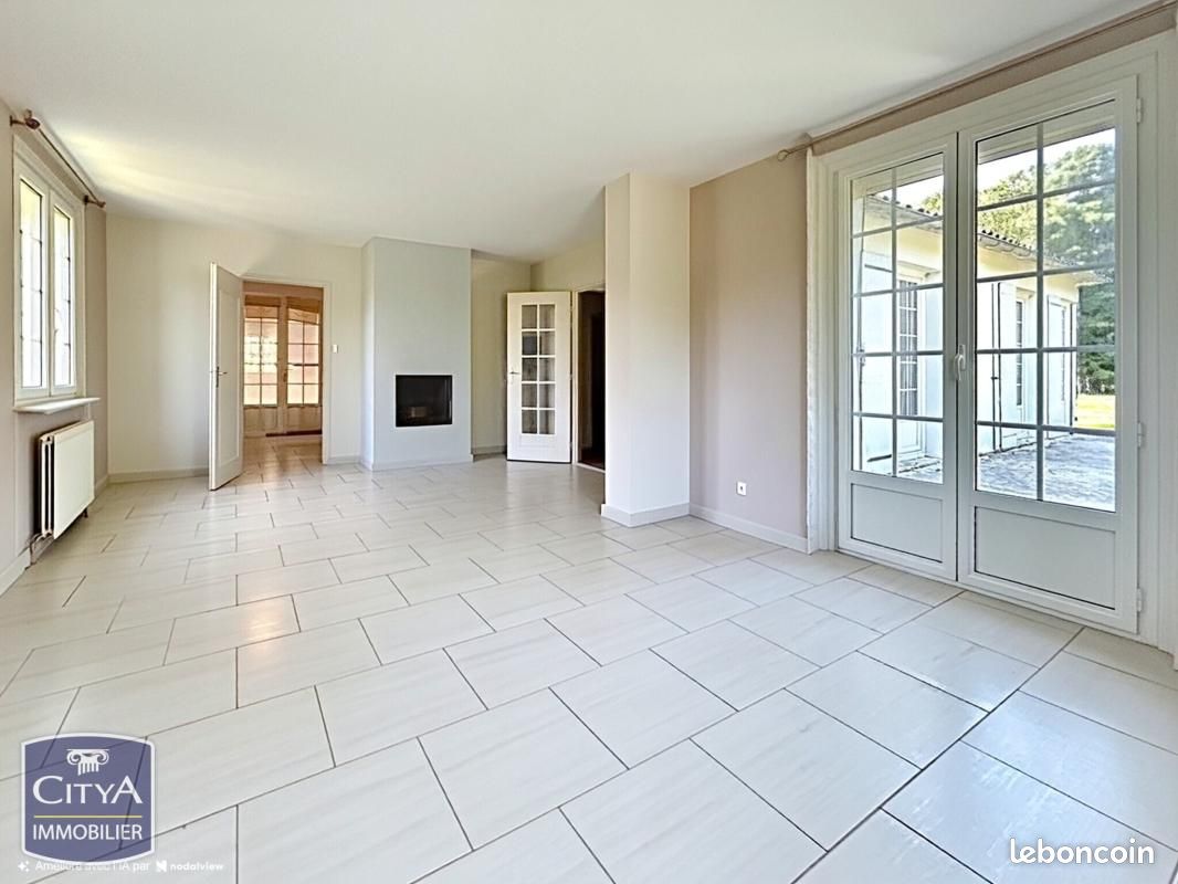 Maison 5 pièces 126 m² · à Savigny-Lévescault · 126 m² · 250 000 €