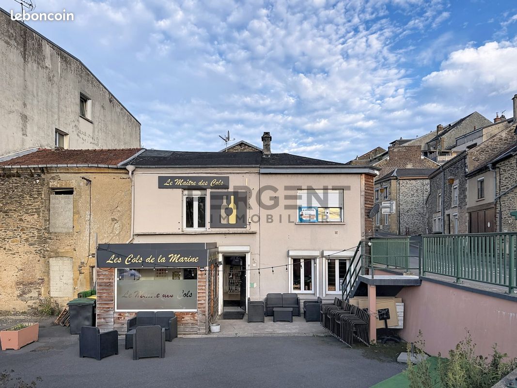 Immeuble 4 pièces 220 m² · à Montcy-Notre-Dame · 220 m² · 195 000 €