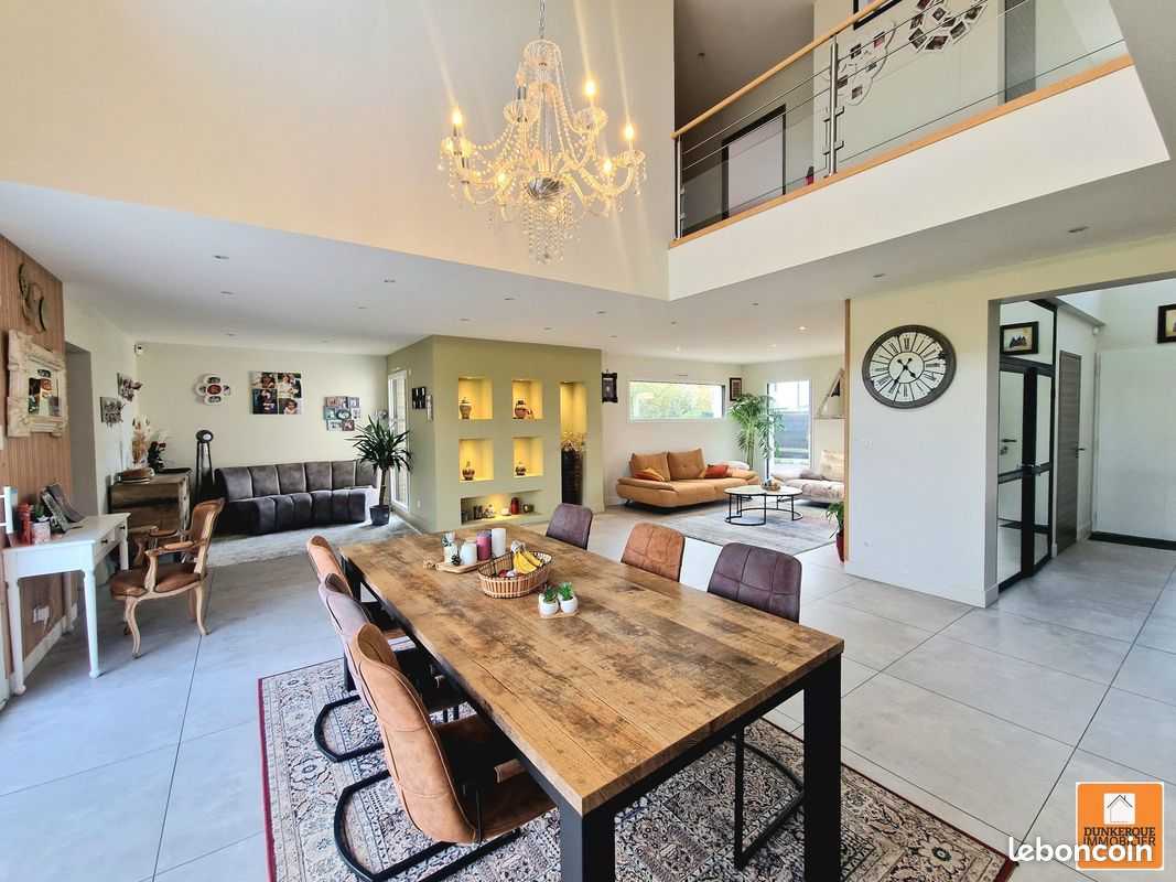 Maison 5 pièces 194 m² · à Téteghem-Coudekerque-Village · 194 m² · 693 900 €