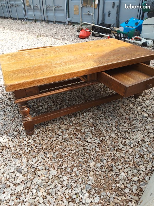 Vend une ancienne table de salon des années 70a80 vintage en bois massif dur longueur 1m20 largeur 64cm hauteur 46cm (image 4)