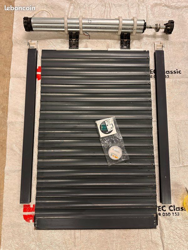 Fenêtre alu 7016 + volet roulant+ moustiquaire 60x75 (image 2)