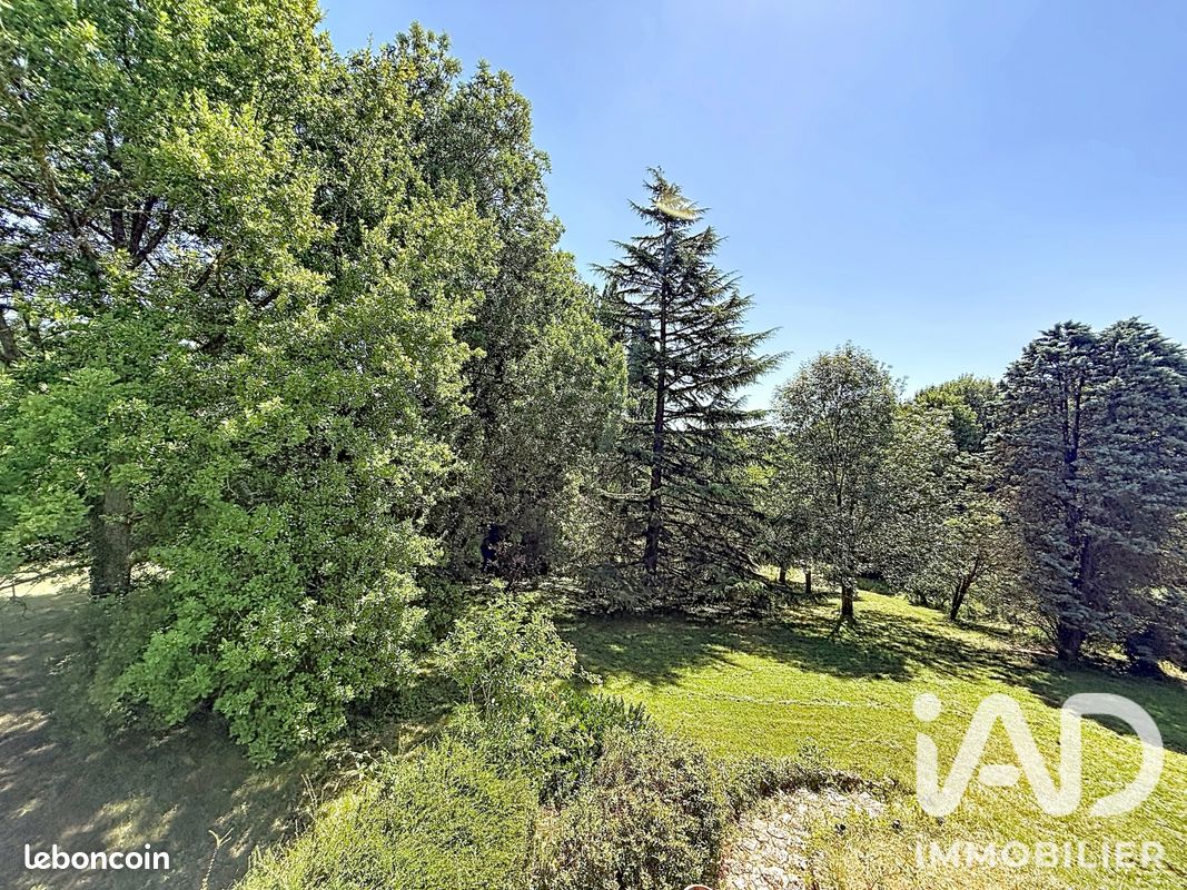 Maison 8 pièces 200 m² · à Évecquemont · 200 m² · 649 000 €