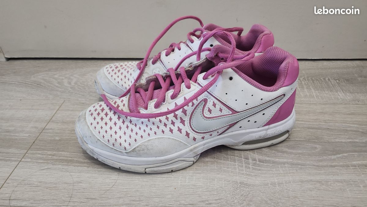 Air Max Nike rose et blanche Chaussures