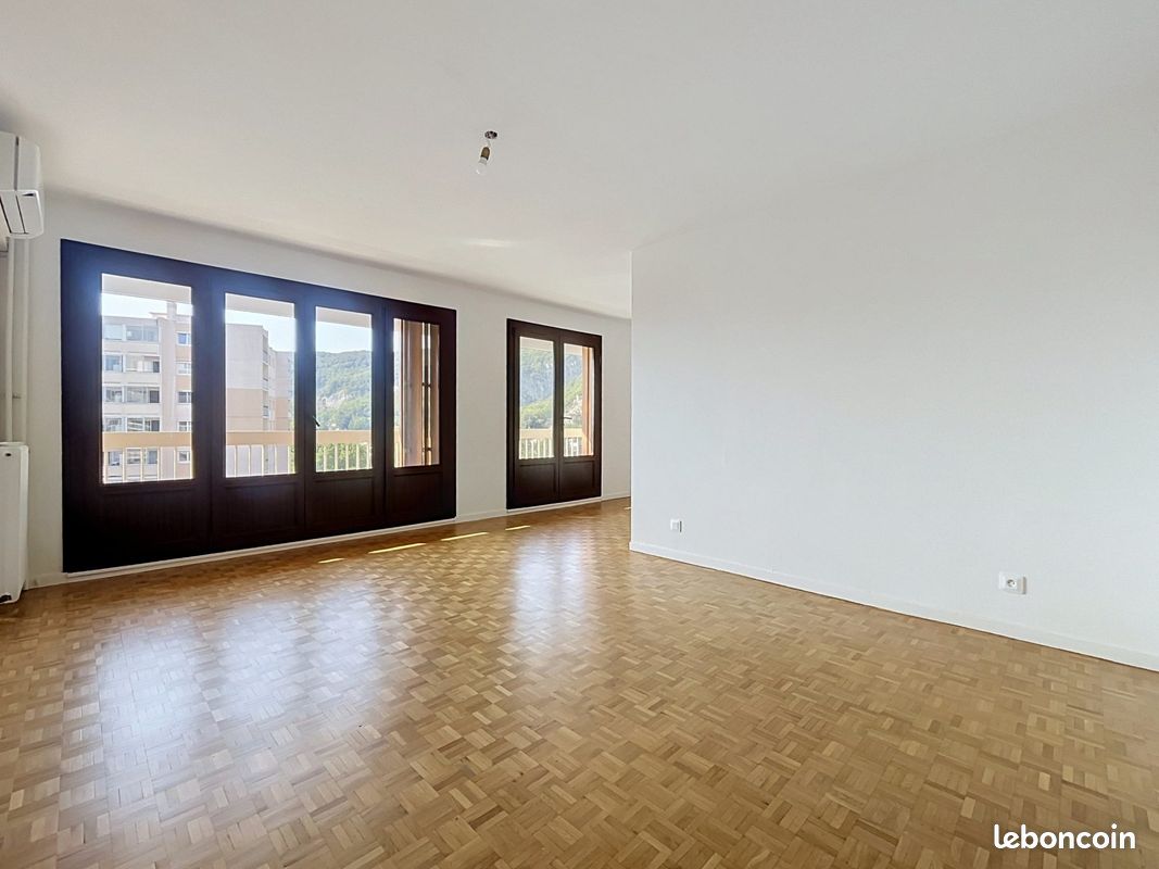 Appartement 4 pièces 81 m² · à Sassenage · 81 m² · 158 000 €